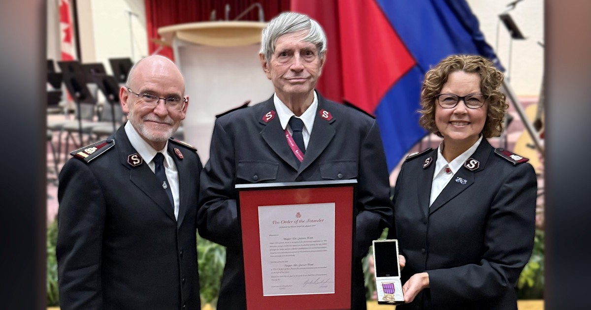 Major (Dr.) James Watt Receives Order of the Founder Award
