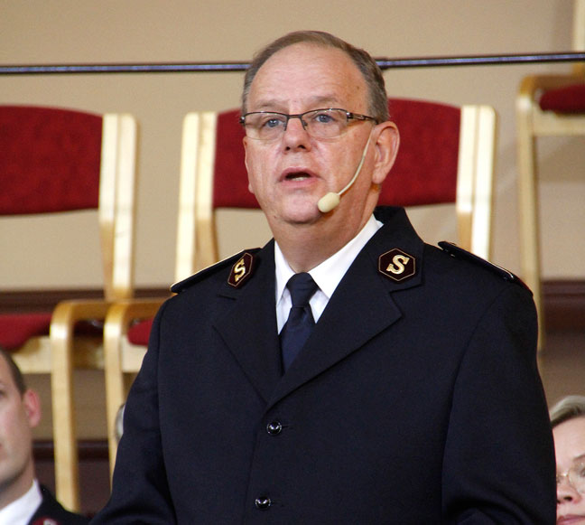 General and Commissioner Cox Lead Anniversary Celebrations in Finland